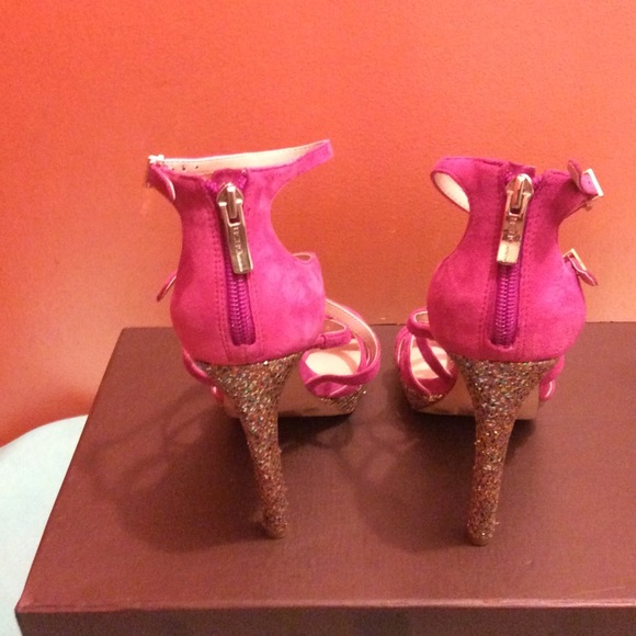 BCBG PINK SUEDE STRAPPY HIGH HEEL SANDALS - Picture 4 of 8